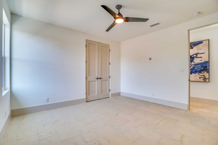 bedroom with ceiling fan