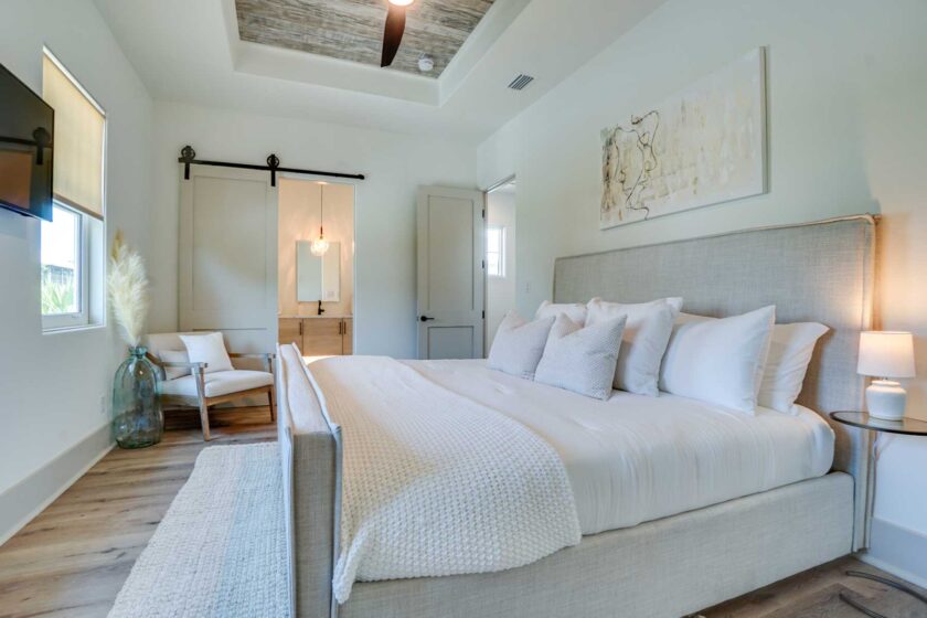 bedroom with barn doors